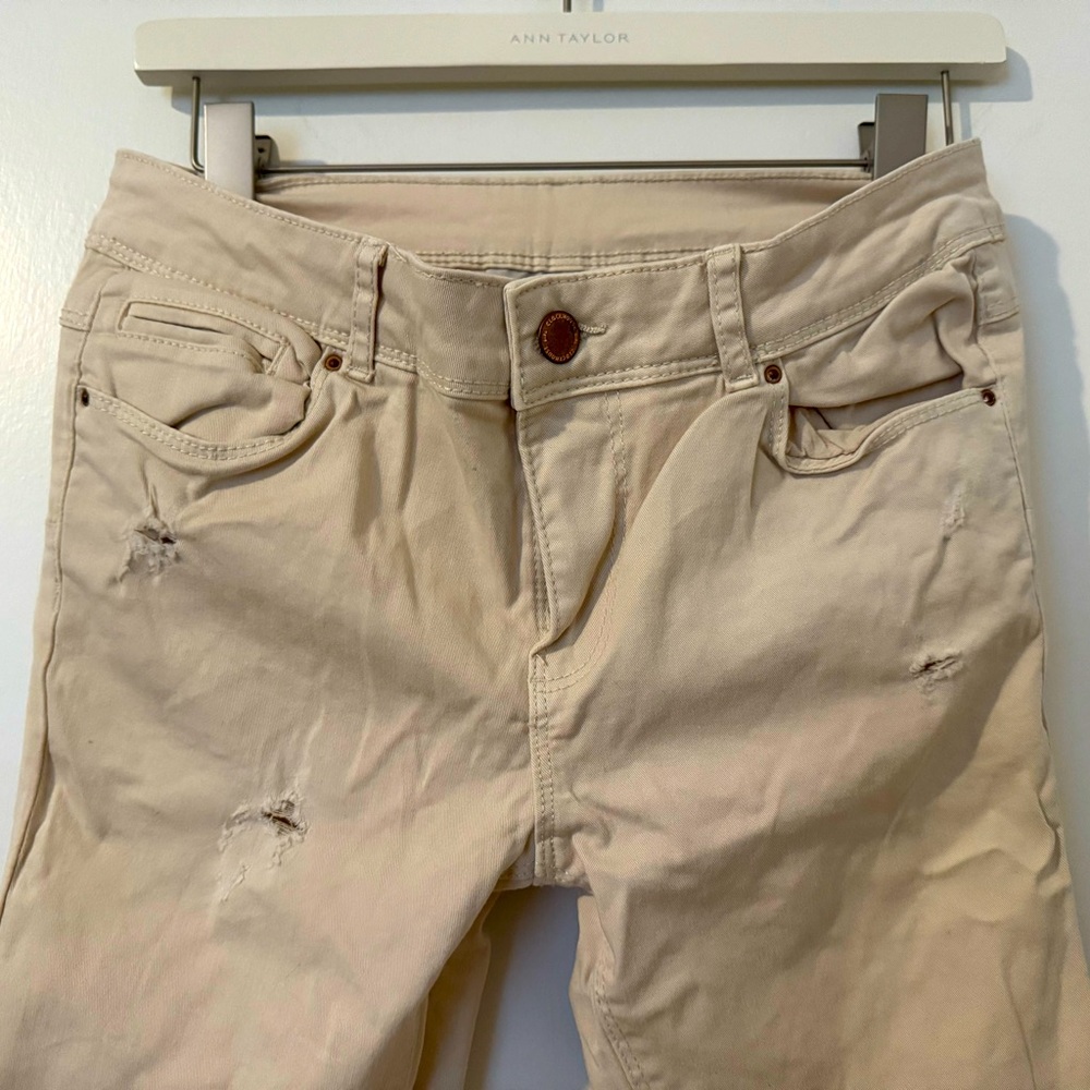 C&A Clockhouse Beige Flattering Buttlift Jeans